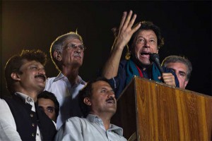 Imran_Khan_addresses_rally_AP_650