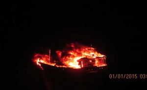 Pakistani_fishing_boat_blows_up_long_650