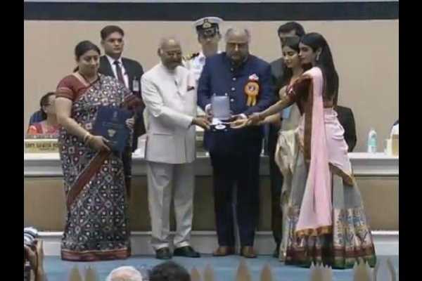sridevis-daughters-and-husband-collect-her-national-award-m
